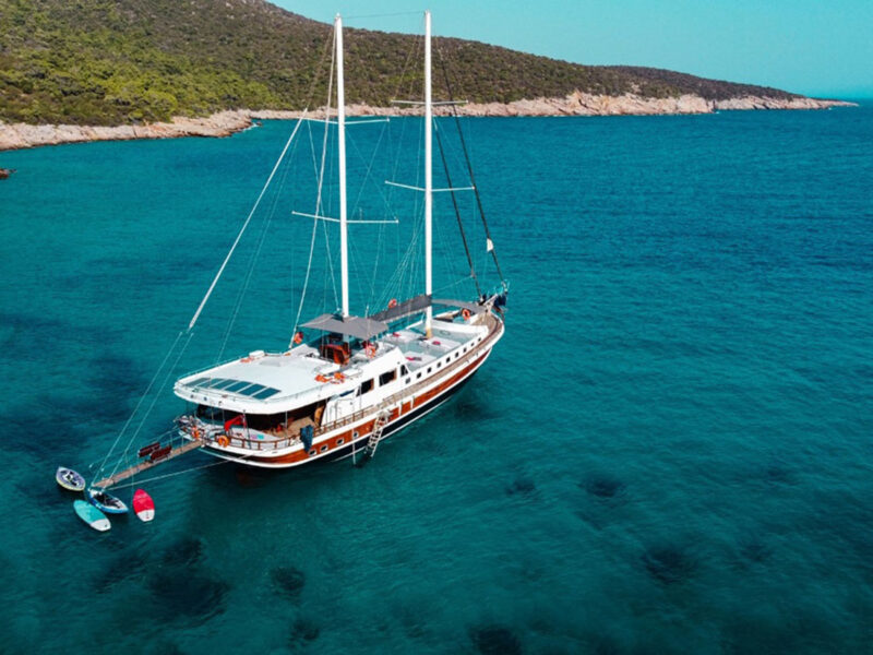 Gulet Bodrum Queen dış görüntü uzaktan drone çekimi sancak kıç omuzluk