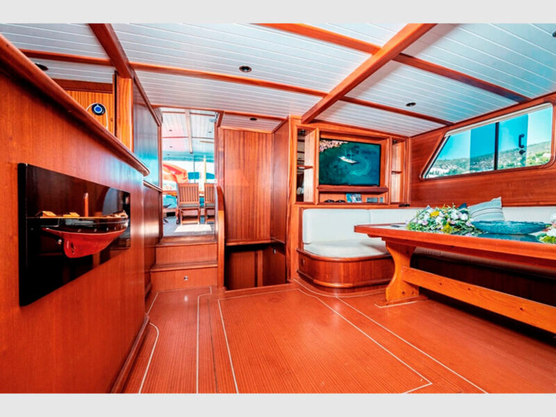 Gulet Bodrum Queen iç mekan salon
