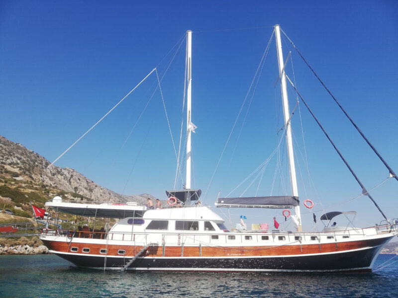 Gulet Bodrum Queen dış görüntü yakın çekim sancak tarafı