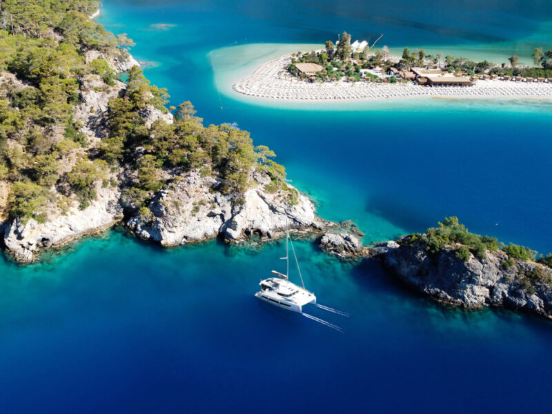 Aventura 37 katamaran Ölüdeniz'de