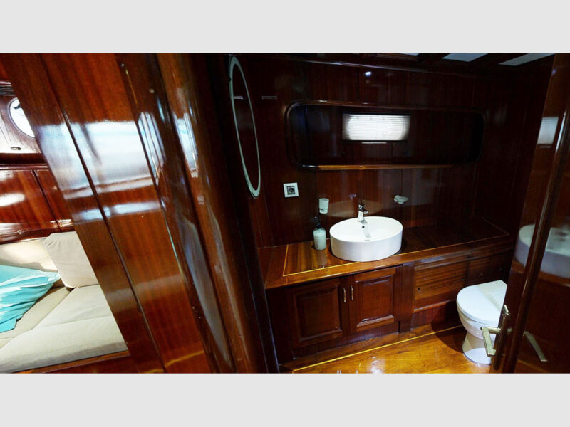 Dear Lila gulet iç mekan kıç master kabin banyo