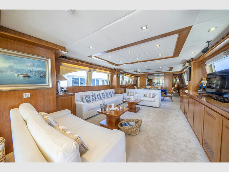 Sanref Falcon 115 iç mekan salon