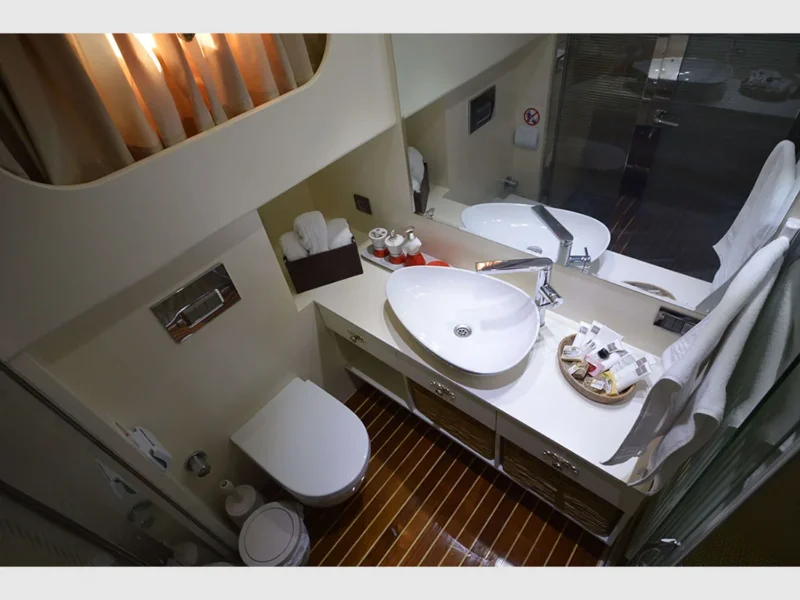 Gül Sultan gulet iç mekan twin kabin banyo