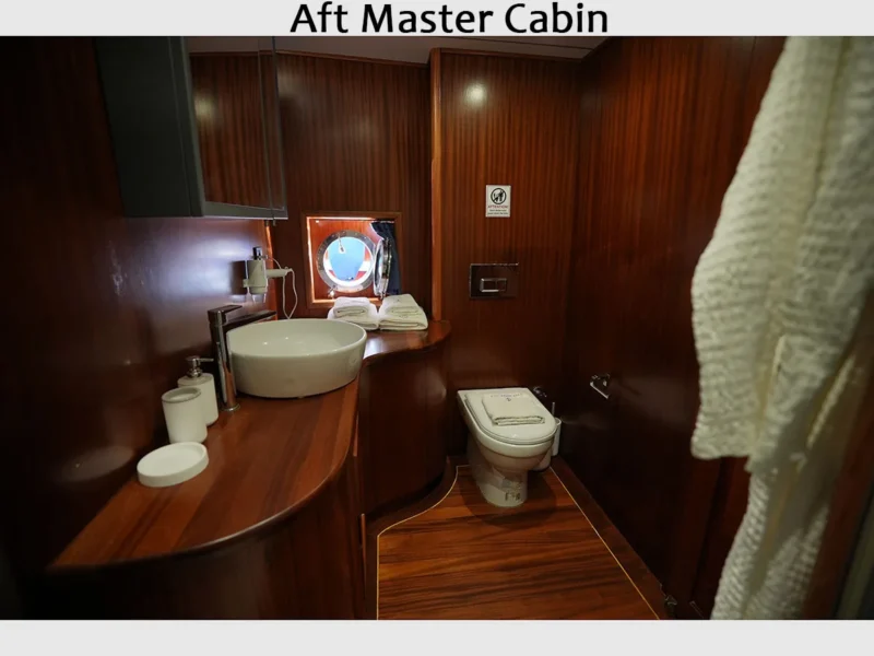 Kocaoğlan-1 gulet iç mekan kıç master kabin banyo