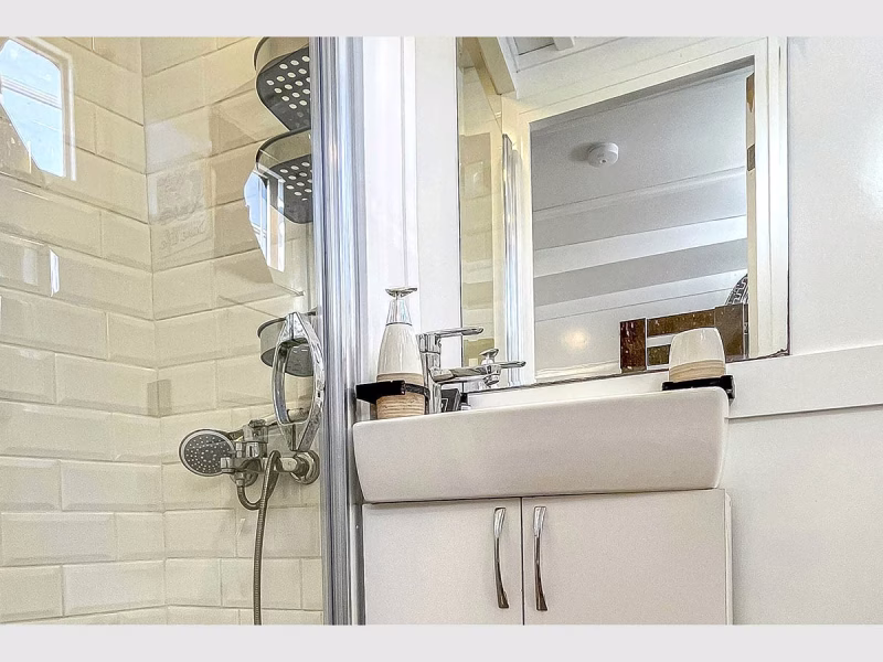 Gulet Maske-5 ranzalı kabin banyo