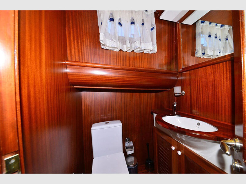 Mehmet Ayaz gulet iç mekan banyo