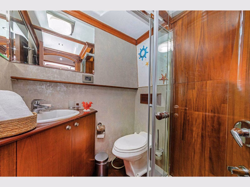 Mio Vento gulet iç mekan twin kabin banyo