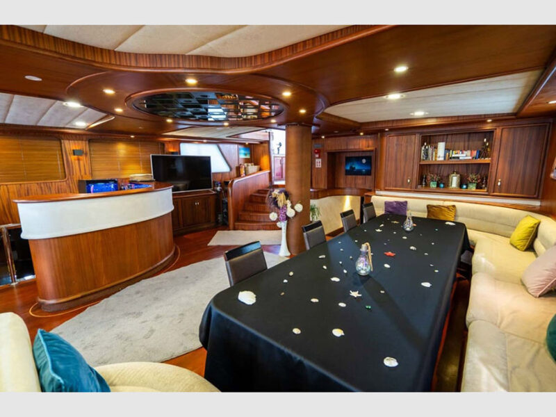 Nevra Queen gulet iç mekan salon