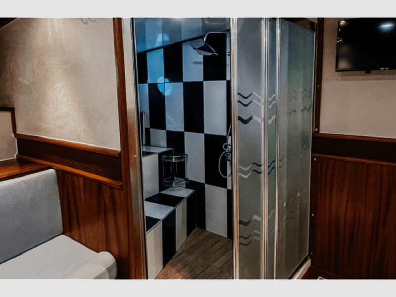Nevra Queen gulet iç mekan baş master kabin banyo