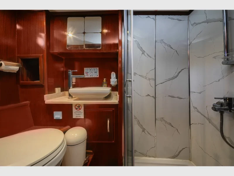 Perla Del Mar 1 gulet iç mekan iskele kıç twin kabin banyo