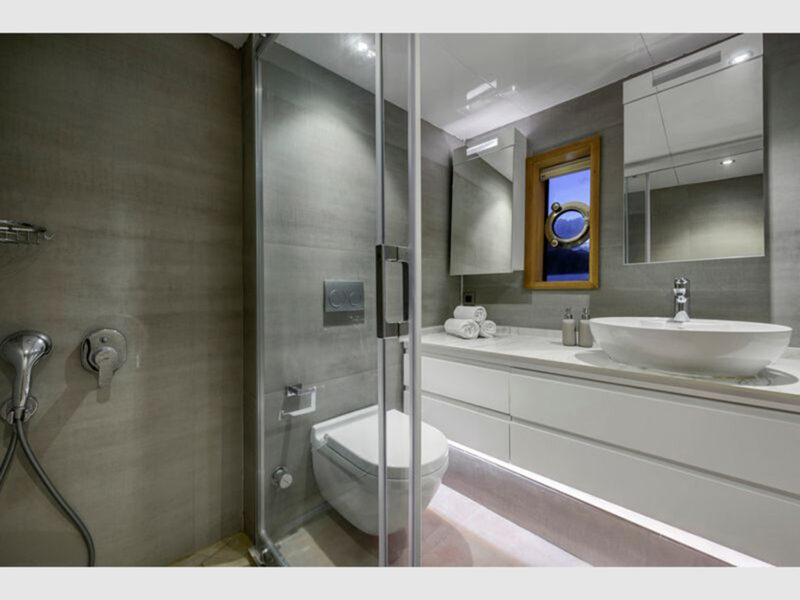 Tanway Trawler Yat İç Mekan Banyo