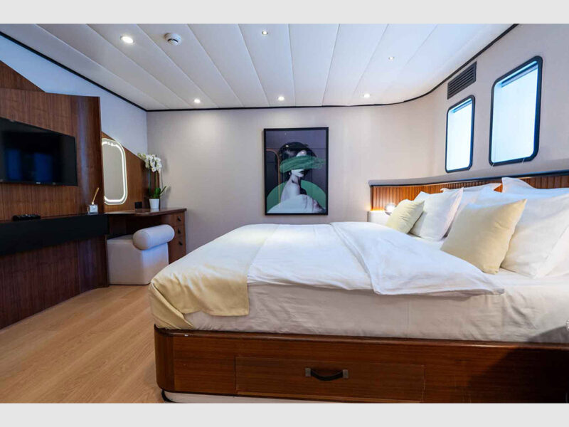 De Love kiralık yat iç mekan double VIP kabin