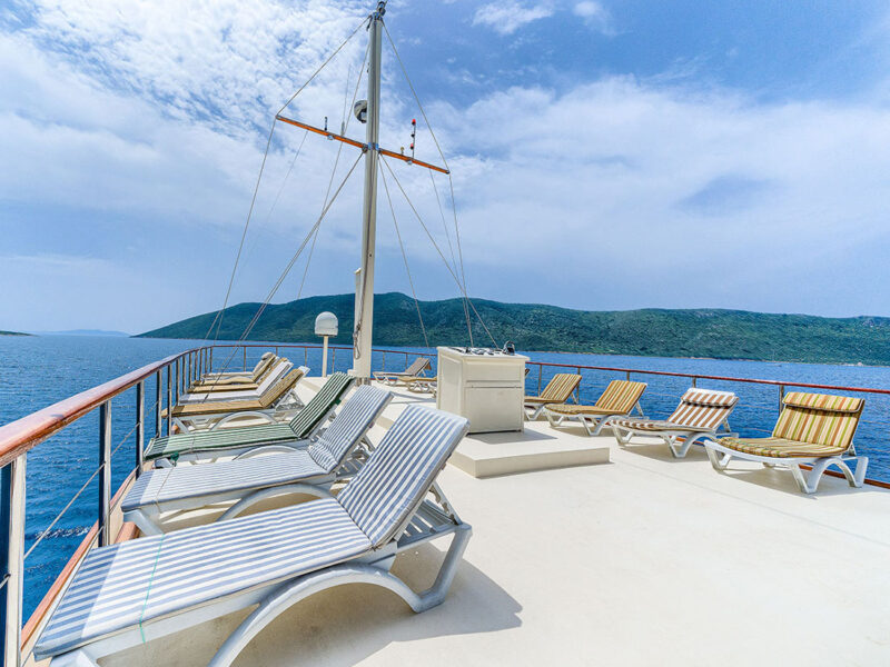 Love Boat Gulet Yat Dış Mekan Üst Güverte Şezlonglar