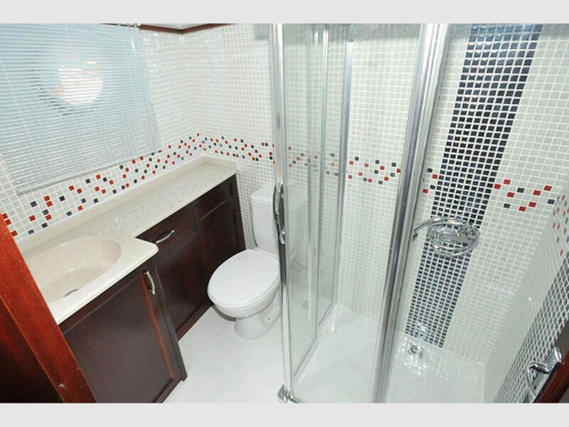 Gulet Hasay baş master kabin banyo