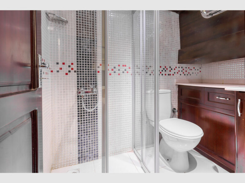hasay gulet iç mekan banyo