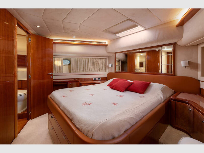 fore master cabin