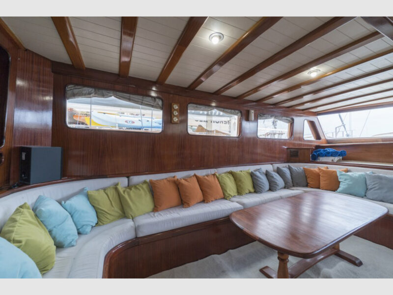 gulet optimist interior saloon