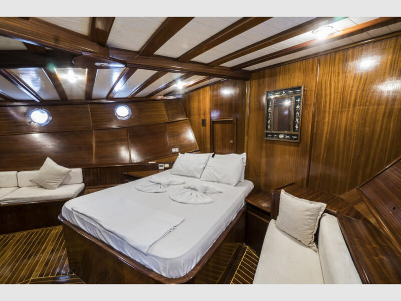 gulet optimist fore master cabin
