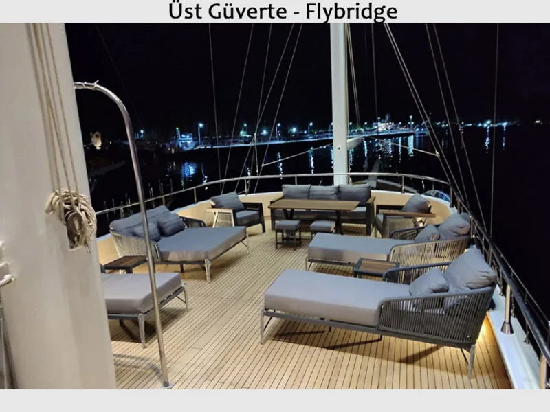 Saraylı-1 gulet dış mekan üst güverte flybridge gece