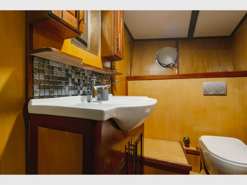 Saraylı-1 gulet iç mekan double kabin banyo