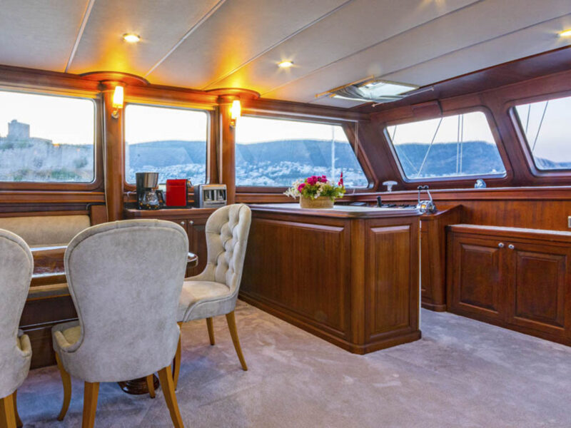 Dea Del Mare gulet iç mekan salon
