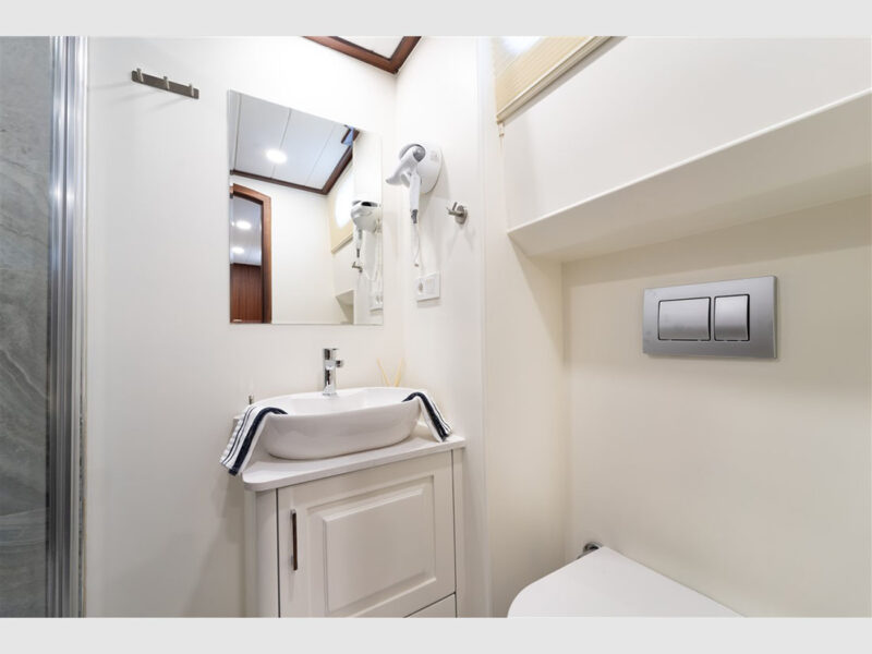 Emine Gulet İç Mekan Double Kabin Banyo