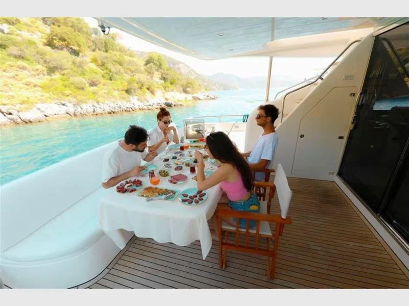 Bormus-2 Princess 21M motoryat dış mekan kıç güverte