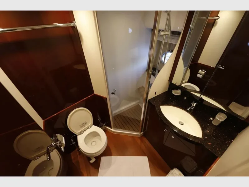 Bormus-2 Princess 21M motoryat iç mekan banyo