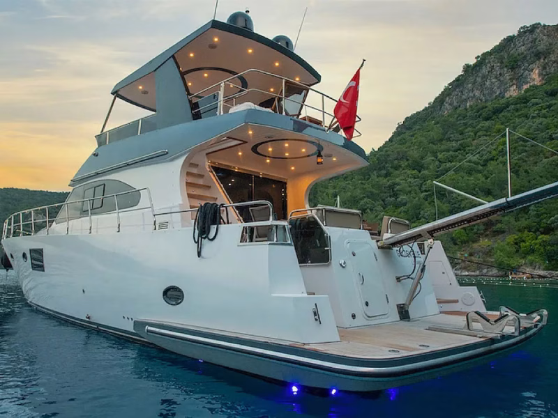 Golden Blue motoryat arka yüzme platformu