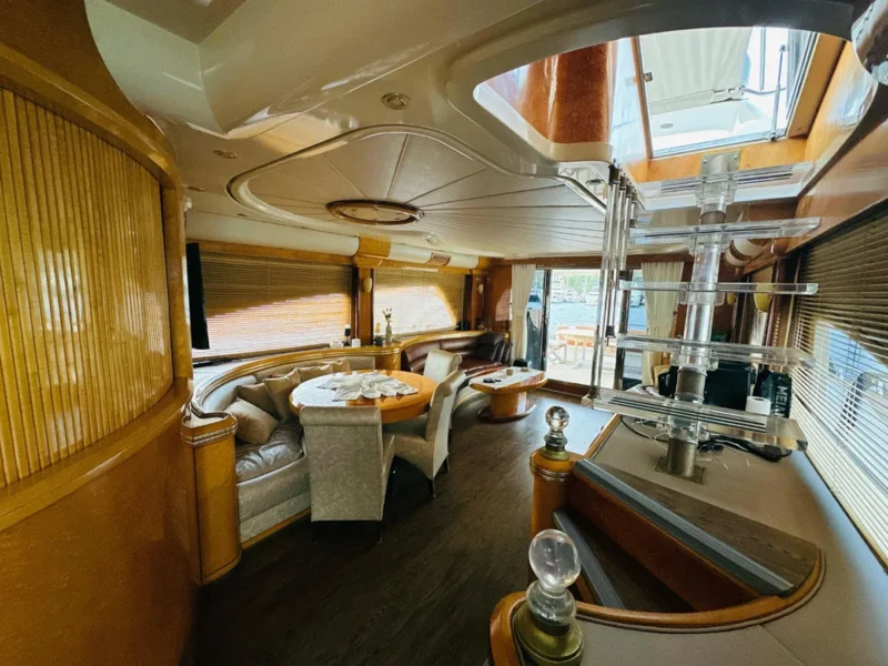 Ser-1 motoryat iç mekan salon
