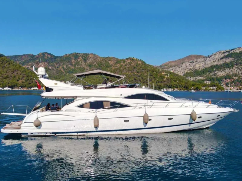 Sunseeker Manhattan 74 motoryat Radiant Göcek yat kiralama