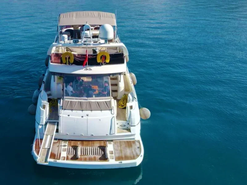 Sunseeker Manhattan 74 motoryat Radiant Göcek yat kiralama