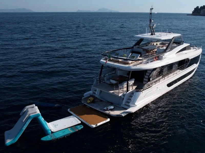 Angelo Azimut Grande 26 lüks yat kiralama Amalfi İtalya