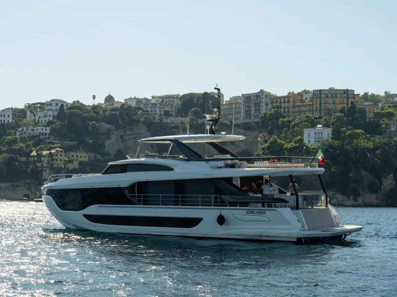 Angelo Azimut Grande 26 lüks yat kiralama Amalfi İtalya