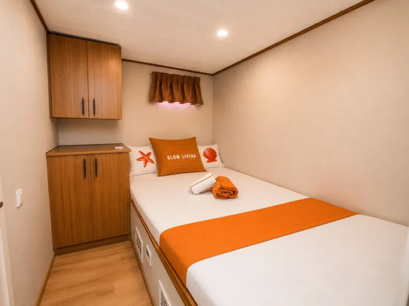 Flores gulet kiralık yat iç mekan double kabin