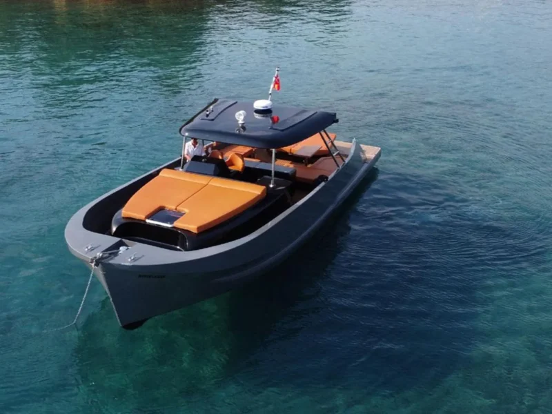 Göcek tekne turu saatlik günlük kiralama sürat teknesi BB, iskele taraftan drone çekimi