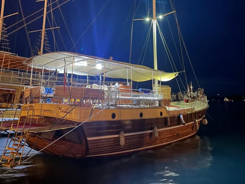 günübirlik gulet Göcek özel tekne turu, sancak tarafından dış görüntü