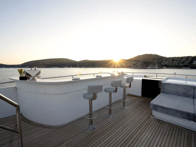 Princess Melda motoryat, dış mekan sundeck bar